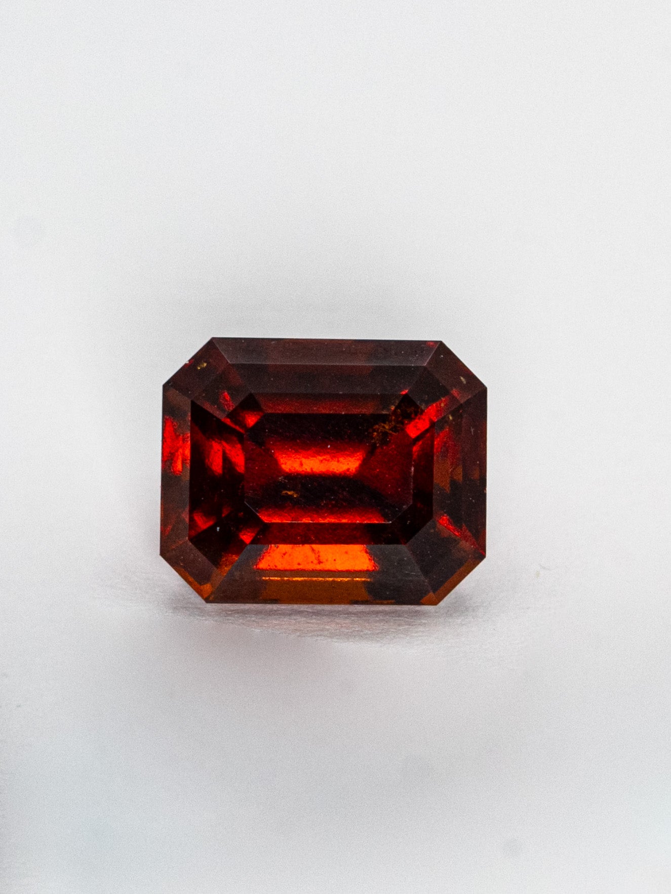 Гранат гессонит 12.11ct