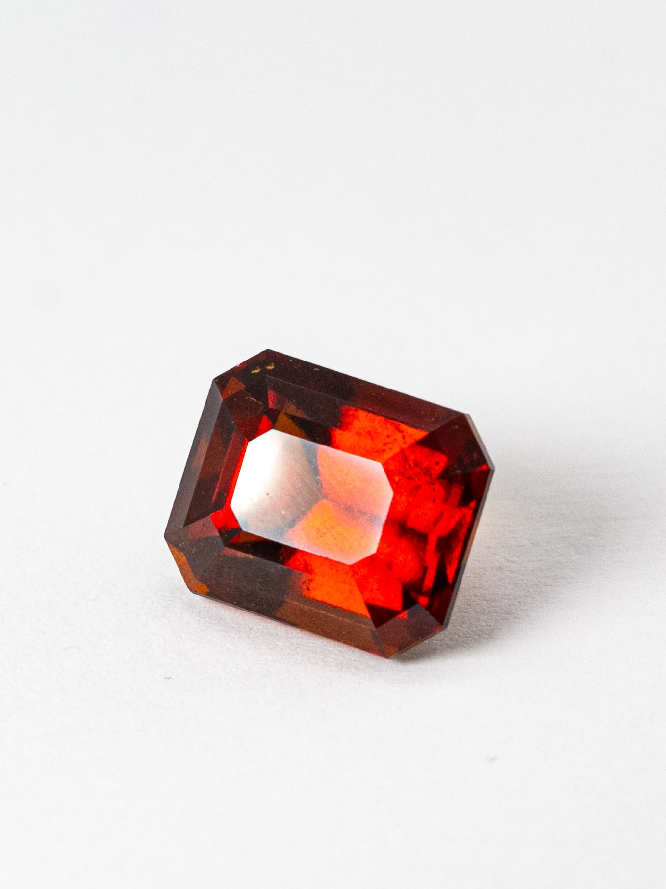 Гранат гессонит 12.11ct