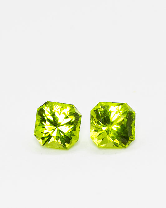 Пара перидотов 4 карата в огранке ашер