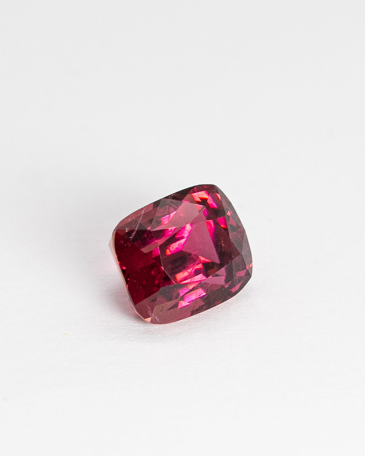 Турмалин цвета фуксия 6ct