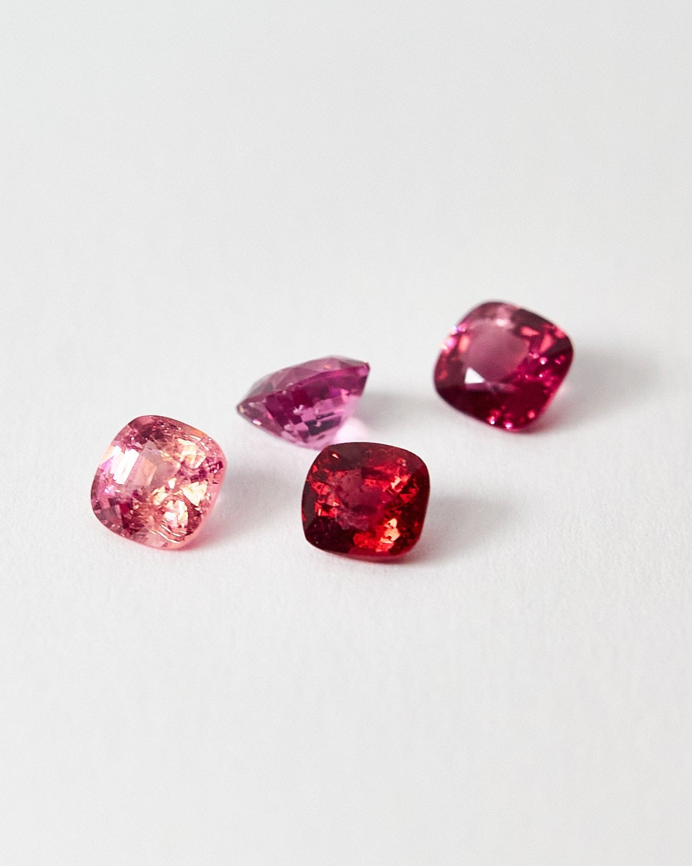 Berry spinel 0.9ct