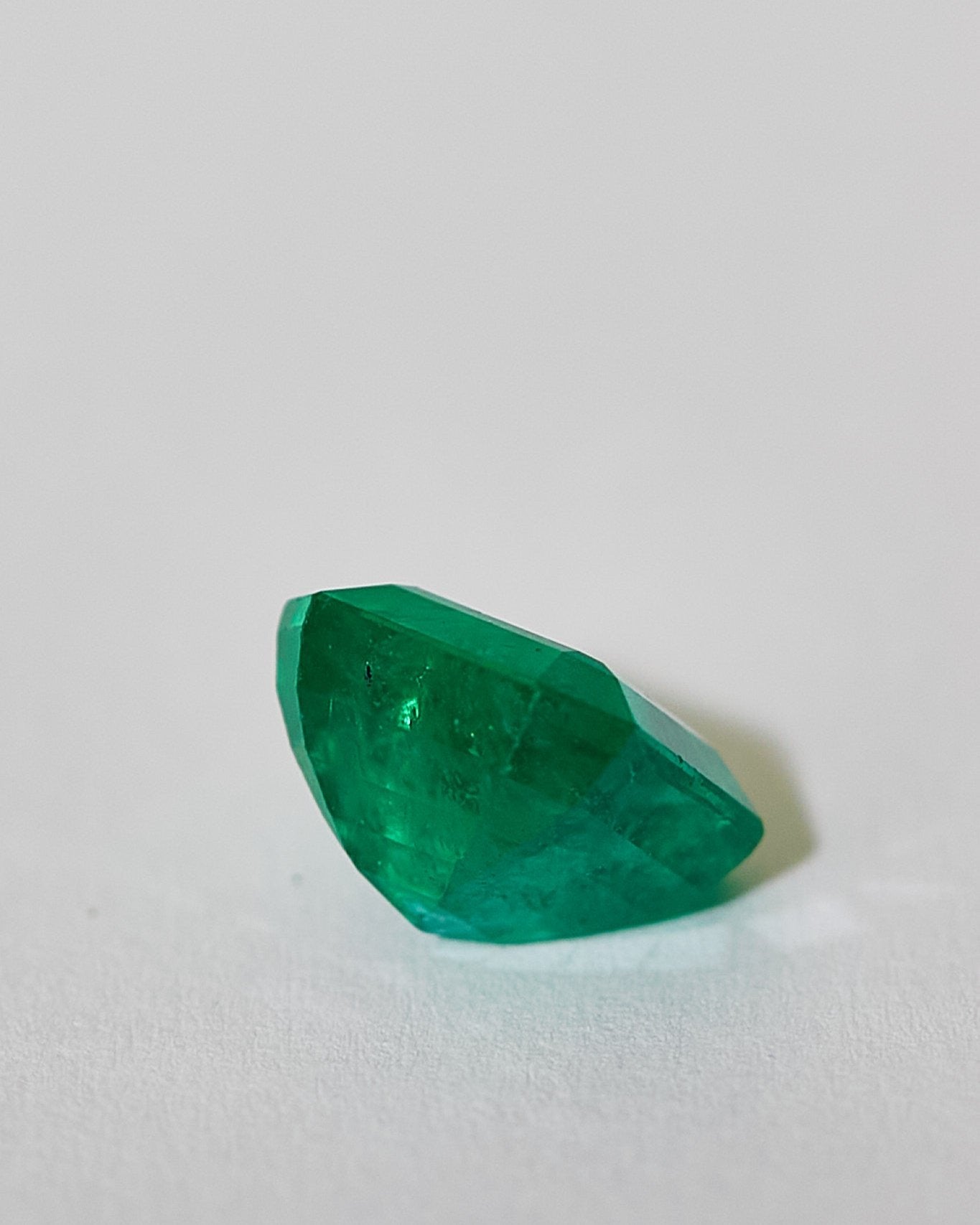Emerald from Zambia (Minor Oil)
