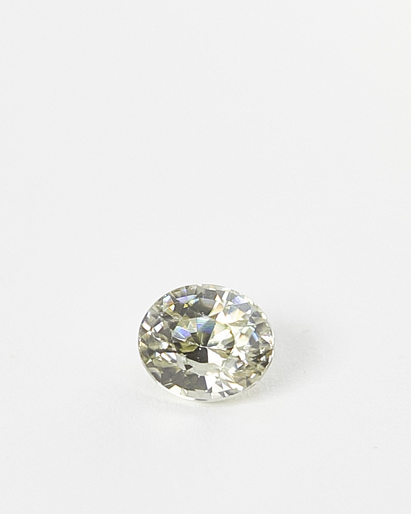 White oval Zircon 3.4ct
