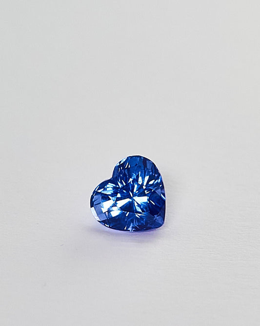 Синий сапфир 1.56ct в огранке «сердце»
