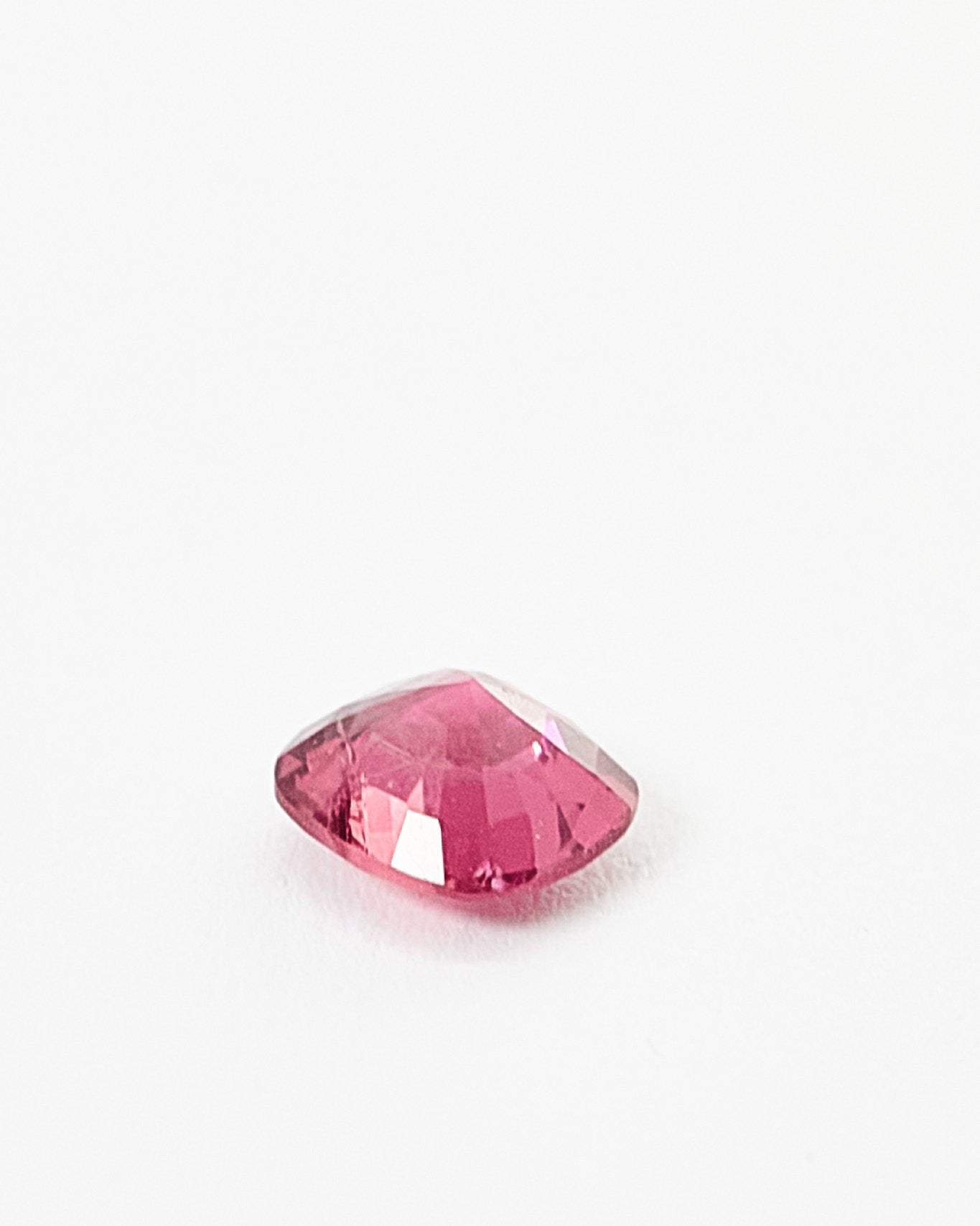 Berry spinel 0.9ct