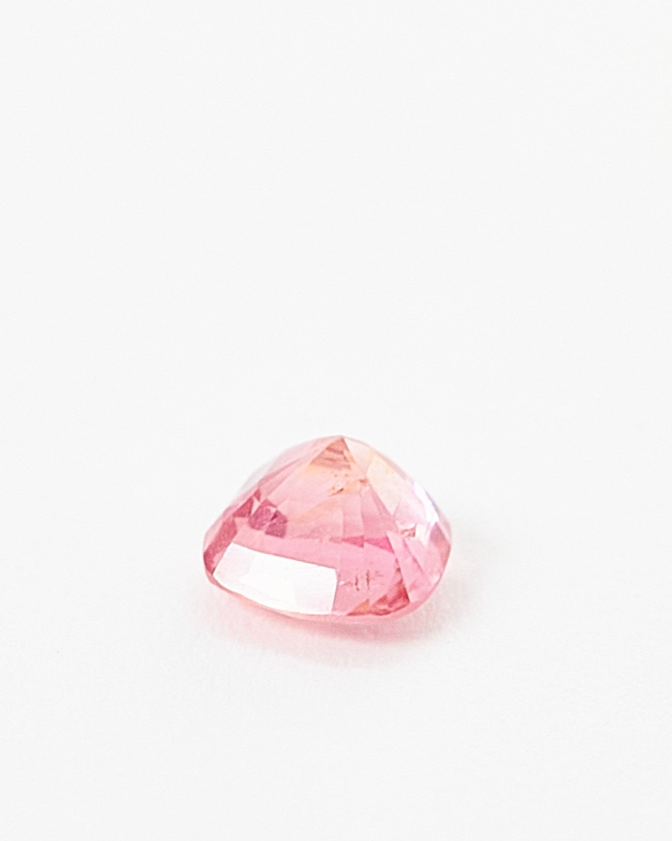 Ягодная шпинель 0.95ct