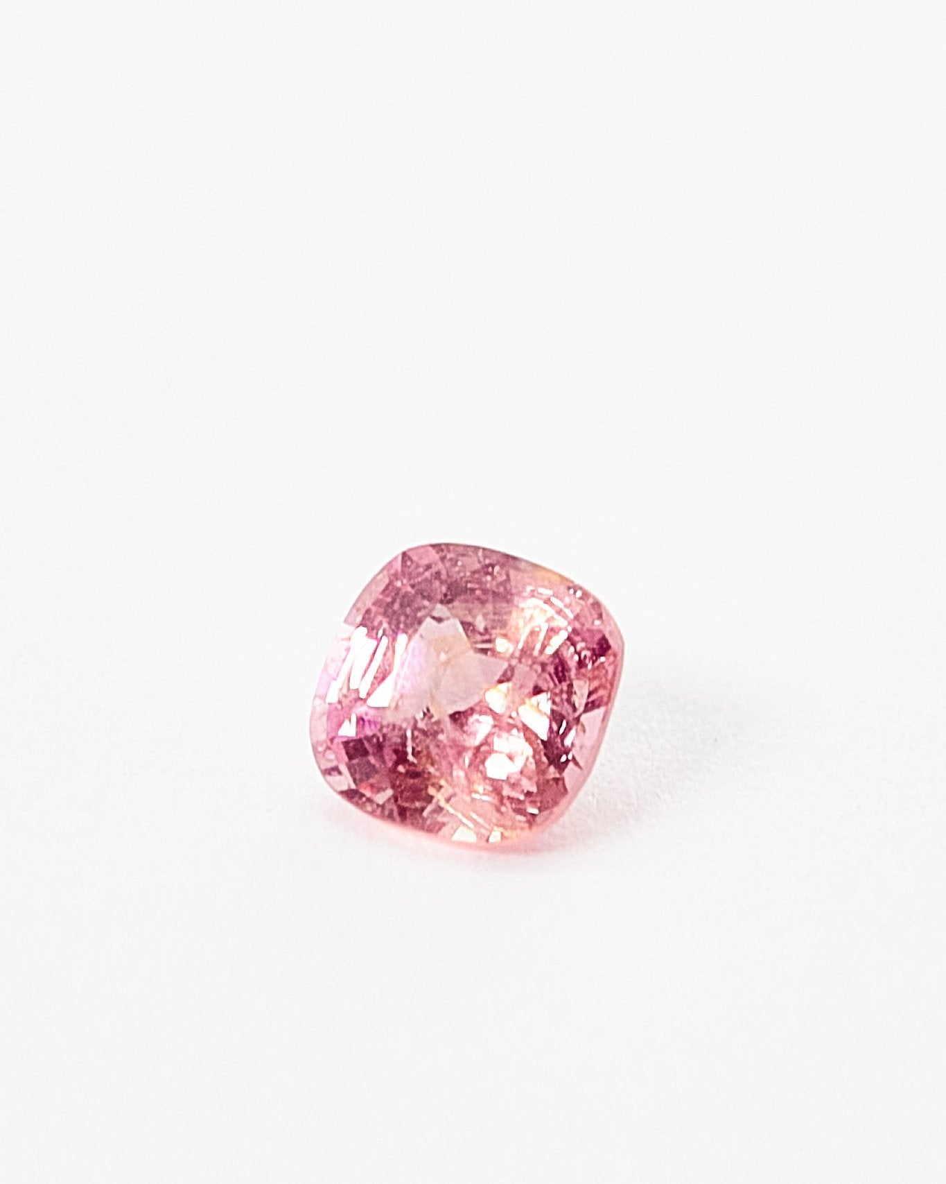 Ягодная шпинель 0.95ct