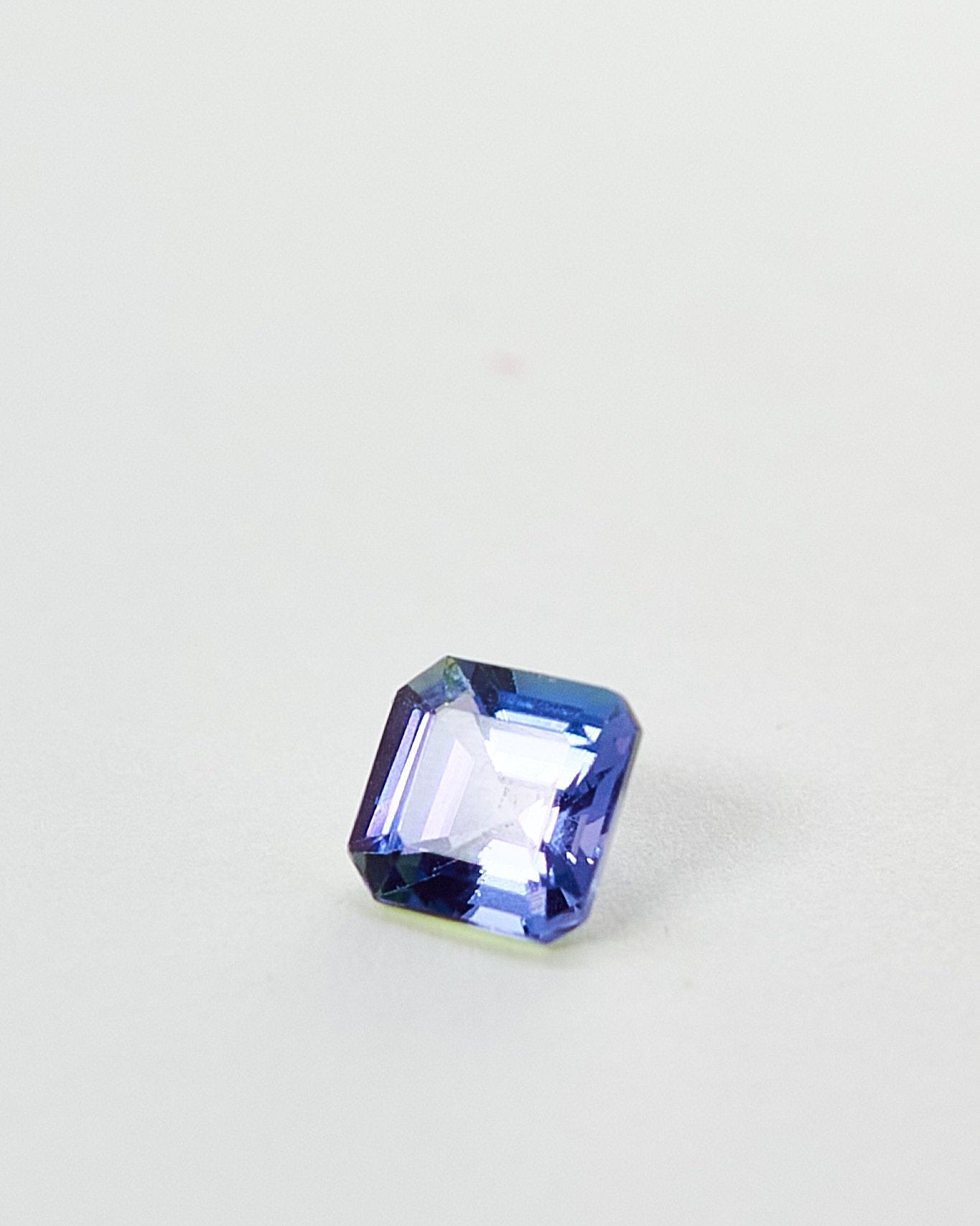 Танзанит 1,4 карата