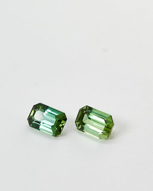 Пара зеленых турмалинов