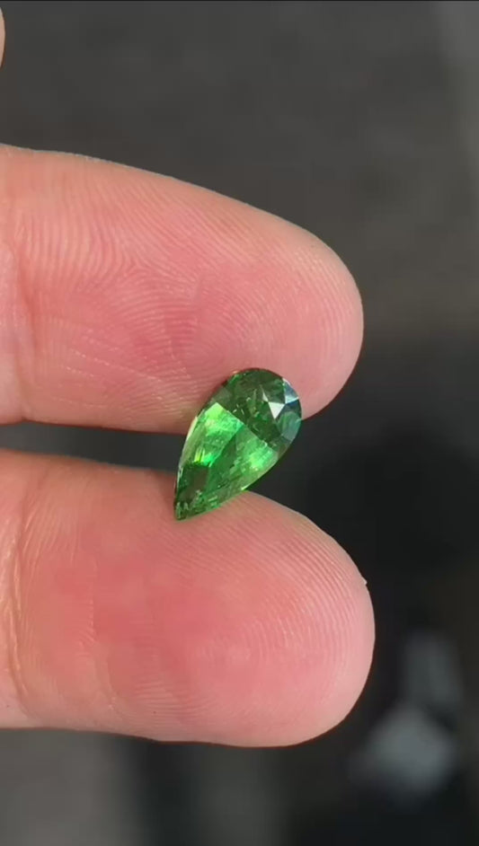 Garnet Tsavorite 2.06ct Pear 11.5×6.2×4.4mm