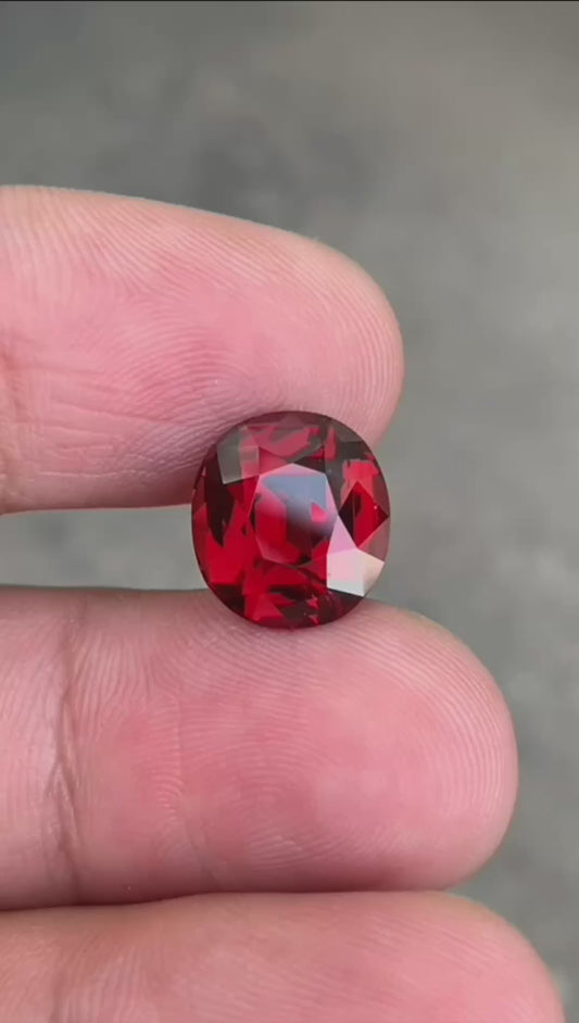 Garnet 6.65ct Red 11.7×10.5×6.8mm